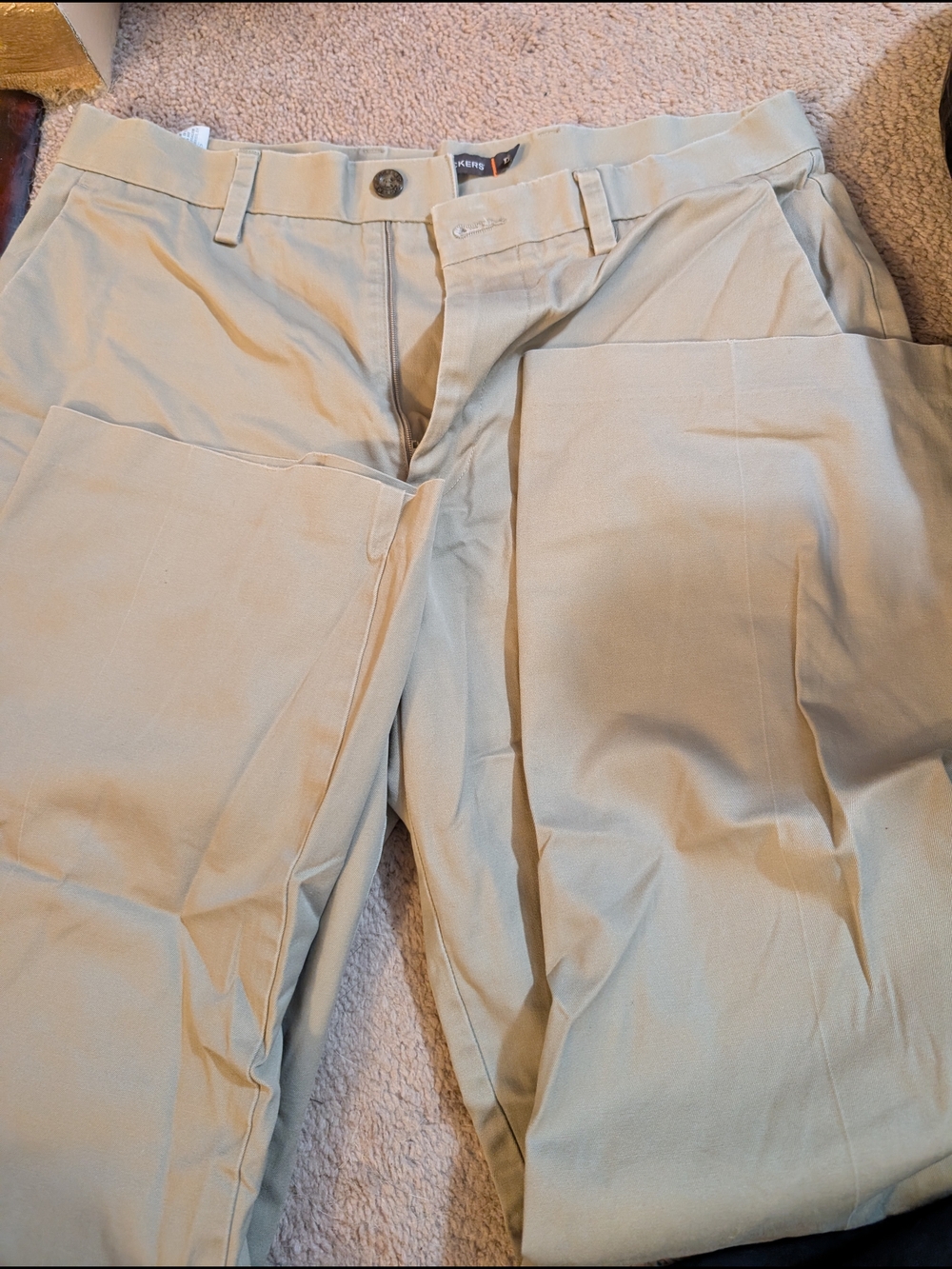 Dockers Men's Light Tan Chino Pants